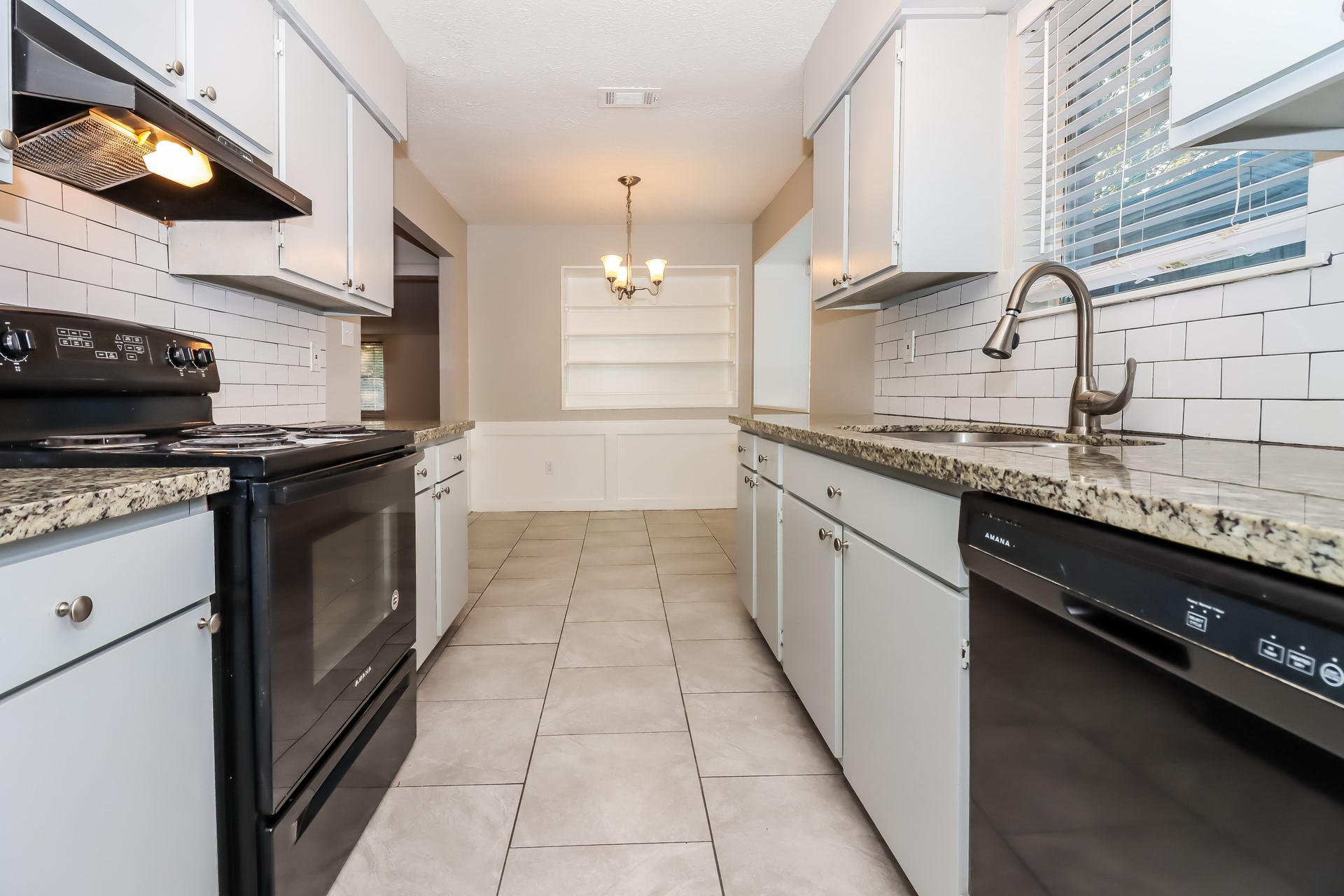 16310 Forest Bend Avenue Property Photo 6