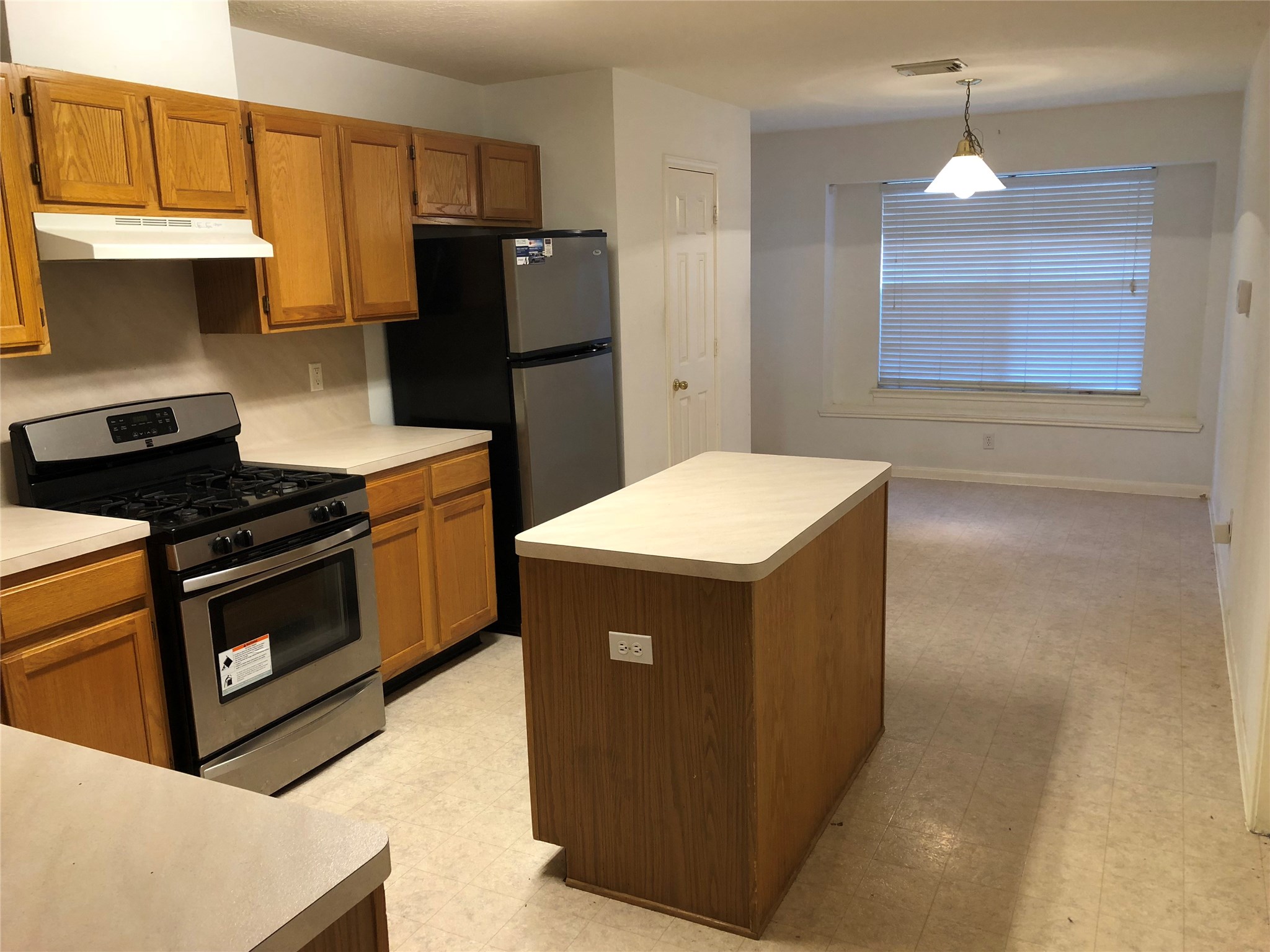 23706 Cansfield Way Property Photo 3