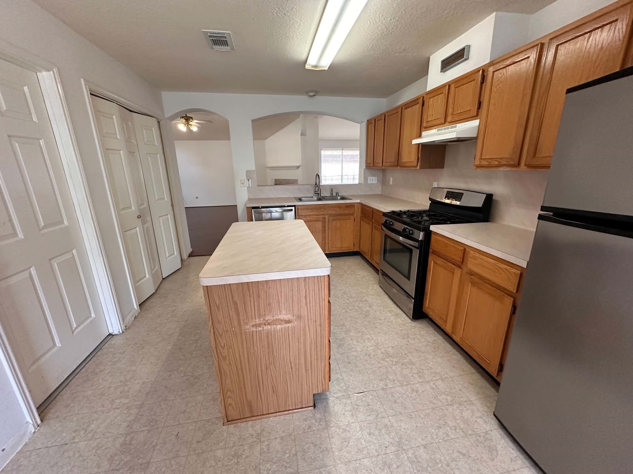 23706 Cansfield Way Property Photo 7
