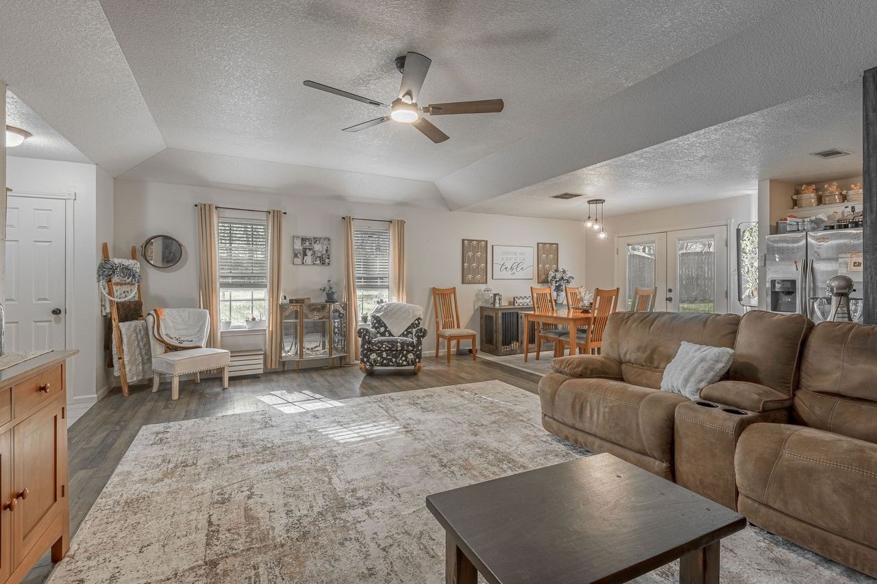 2203 Shannon Drive Property Photo 4