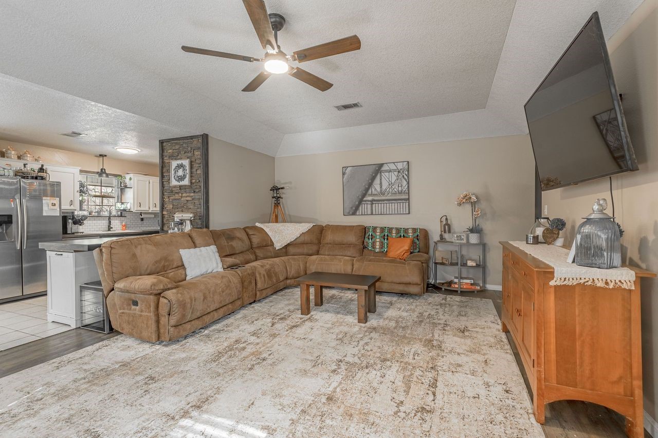 2203 Shannon Drive Property Photo 6