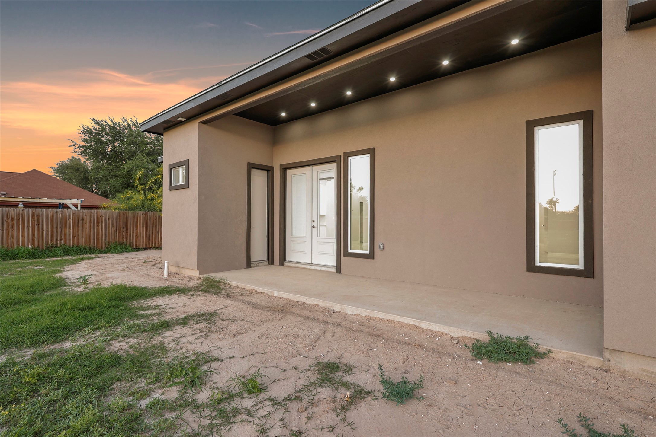 3007 E Ebano Avenue Property Photo 9