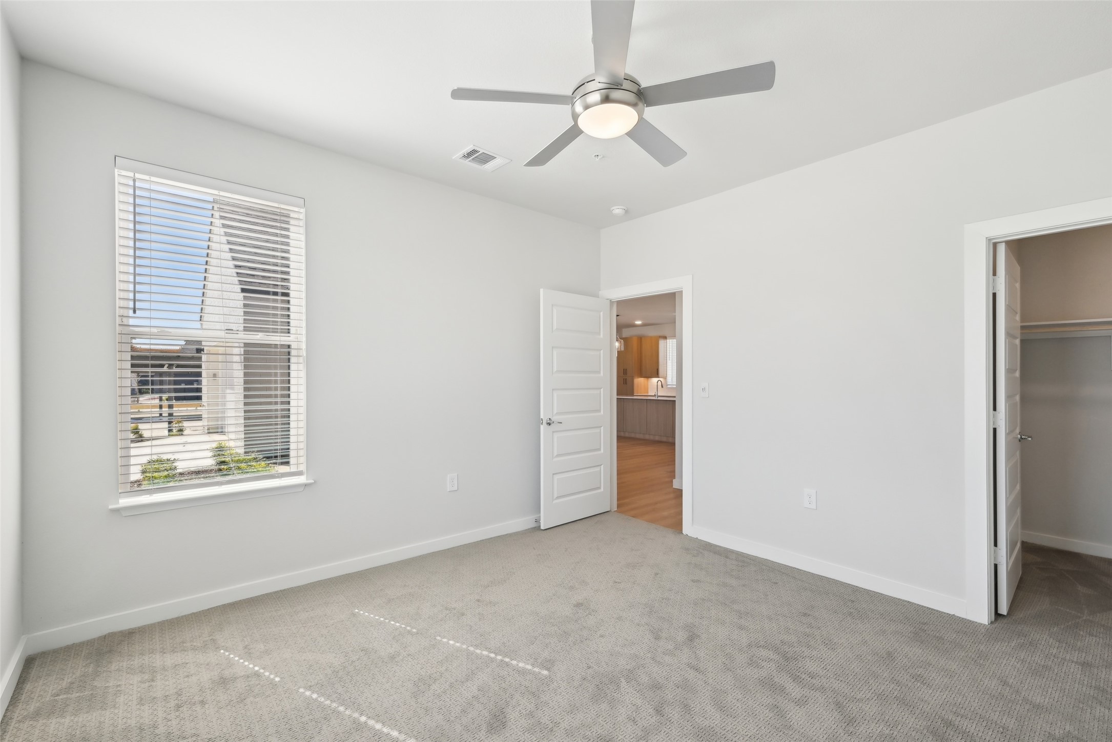 3651-501 S Custer Road Property Photo 27