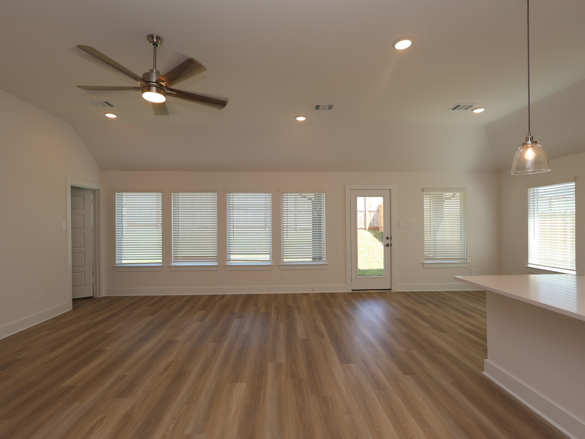 10591 Annex Avenue Property Photo 4
