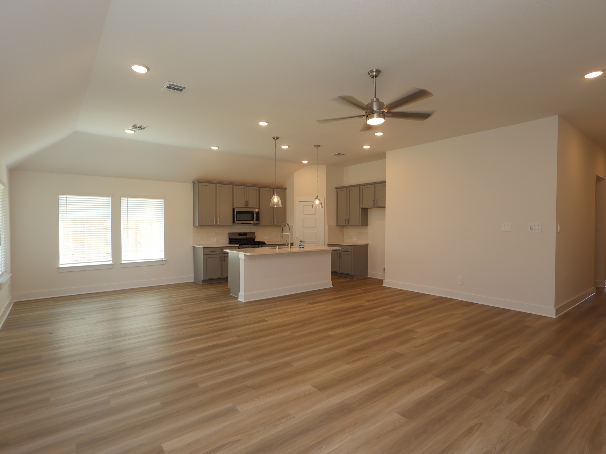 10591 Annex Avenue Property Photo 10