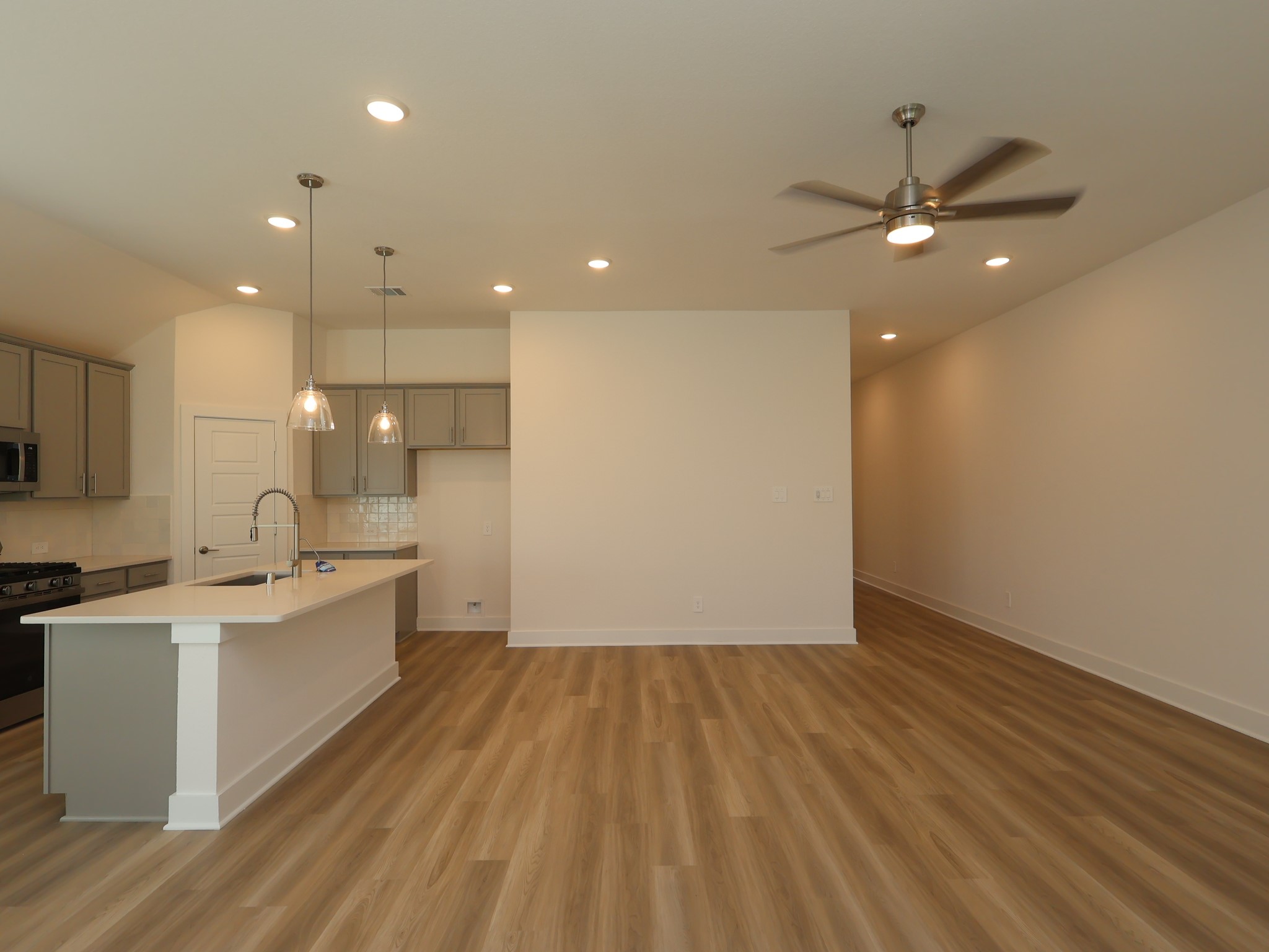 10591 Annex Avenue Property Photo 11