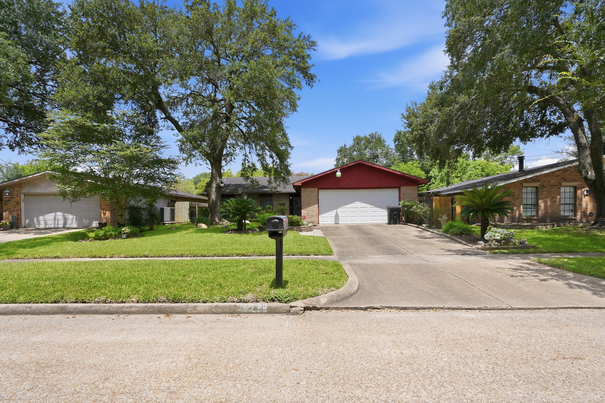 15718 Munson Lane Property Photo 1