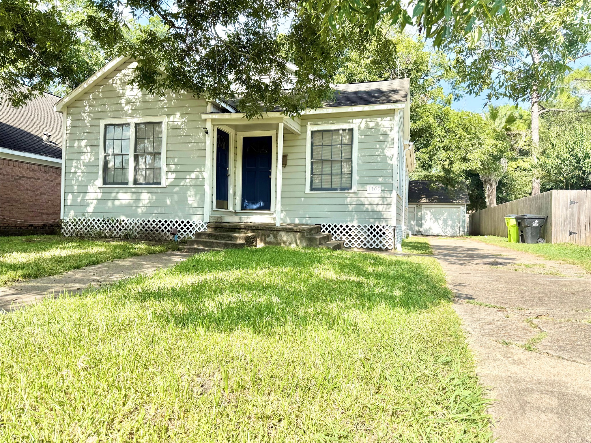 1103 Austin Street Property Photo 1