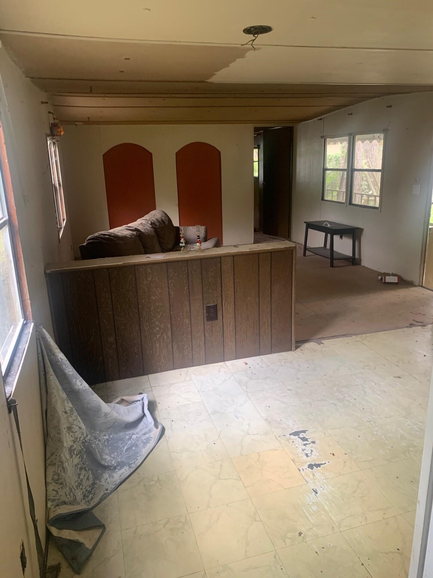 217 E Sunset Drive Property Photo 3