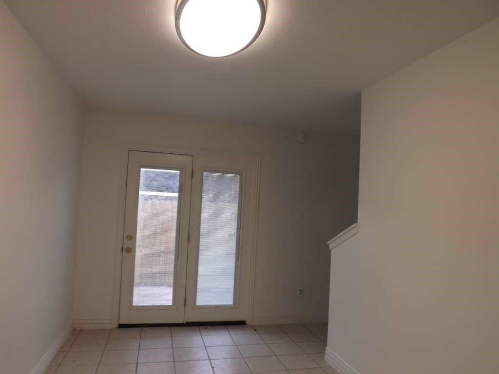 7936 Grove Ridge Drive Property Photo 7