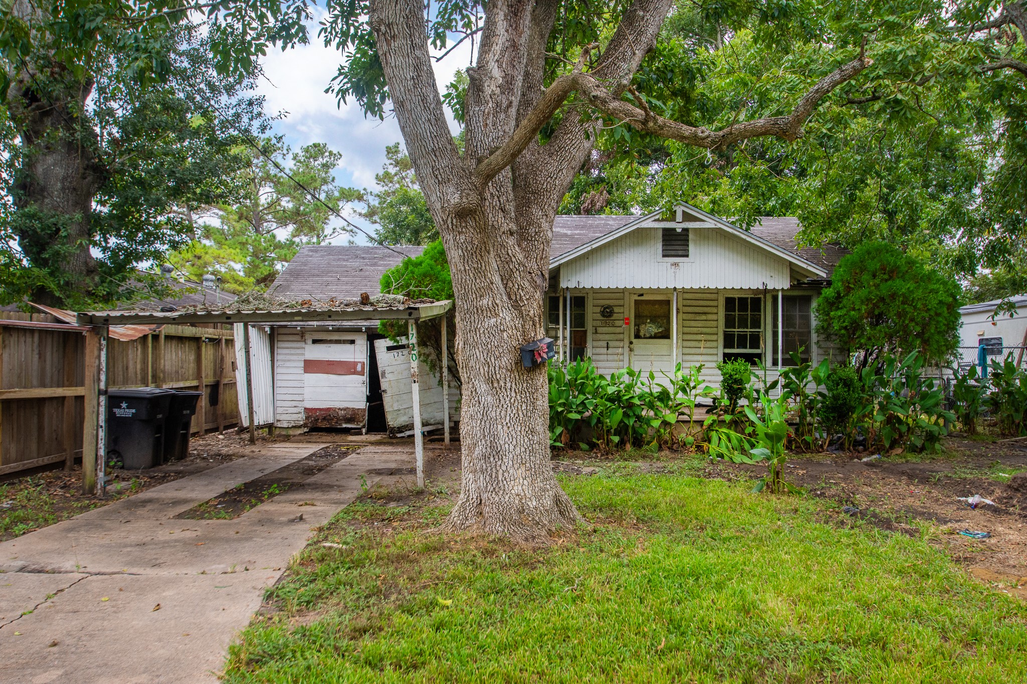 1720 W Sidnor Street Property Photo 1