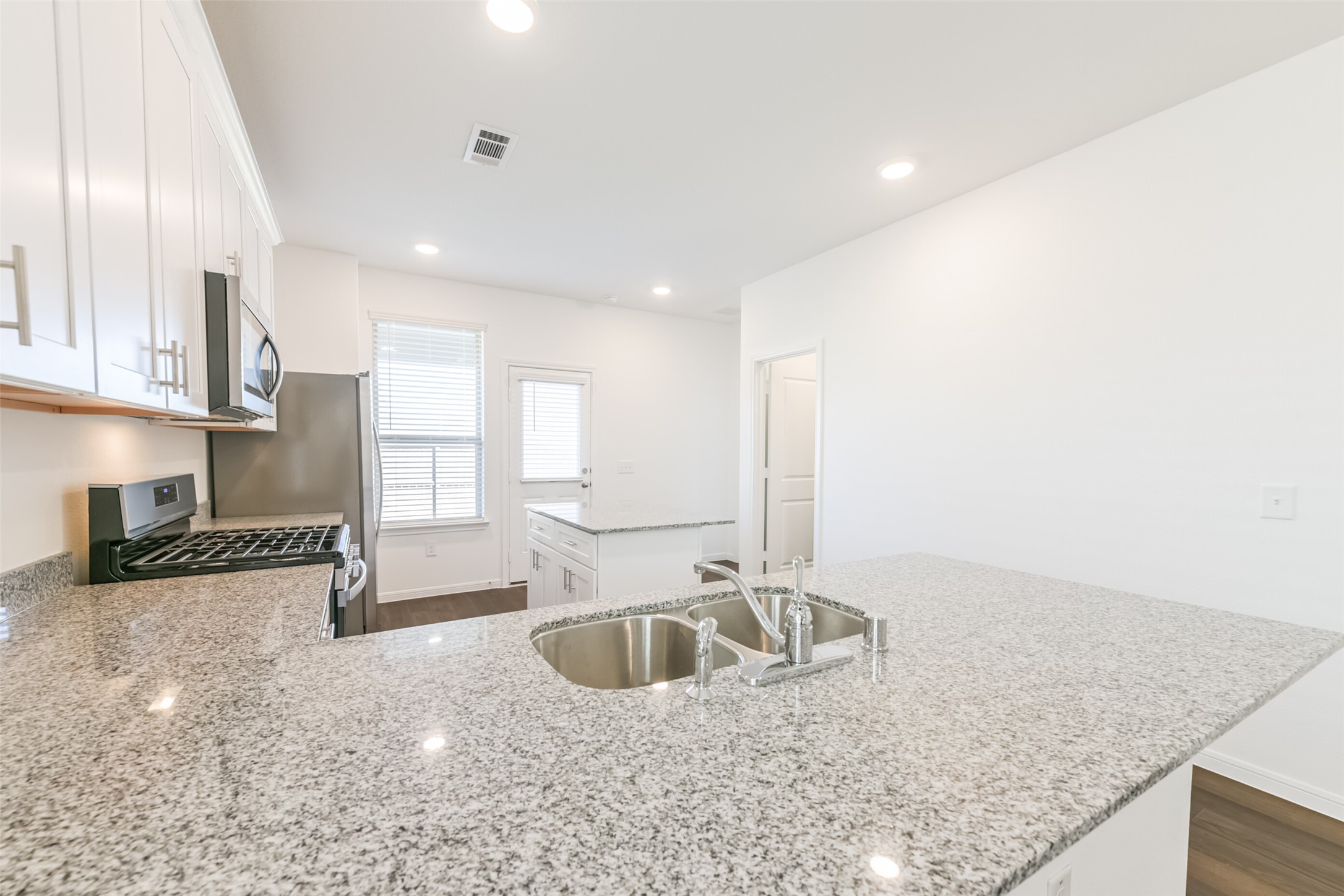 14483 Cedar Ledge Lane Property Photo 6