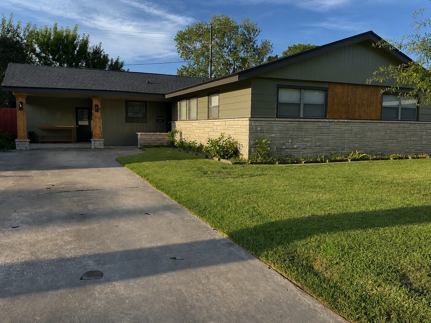 1008 Wright Boulevard Property Photo 1