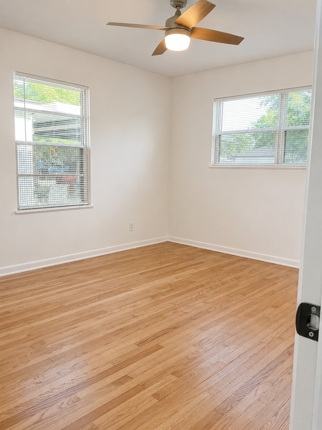 1008 Wright Boulevard Property Photo 9