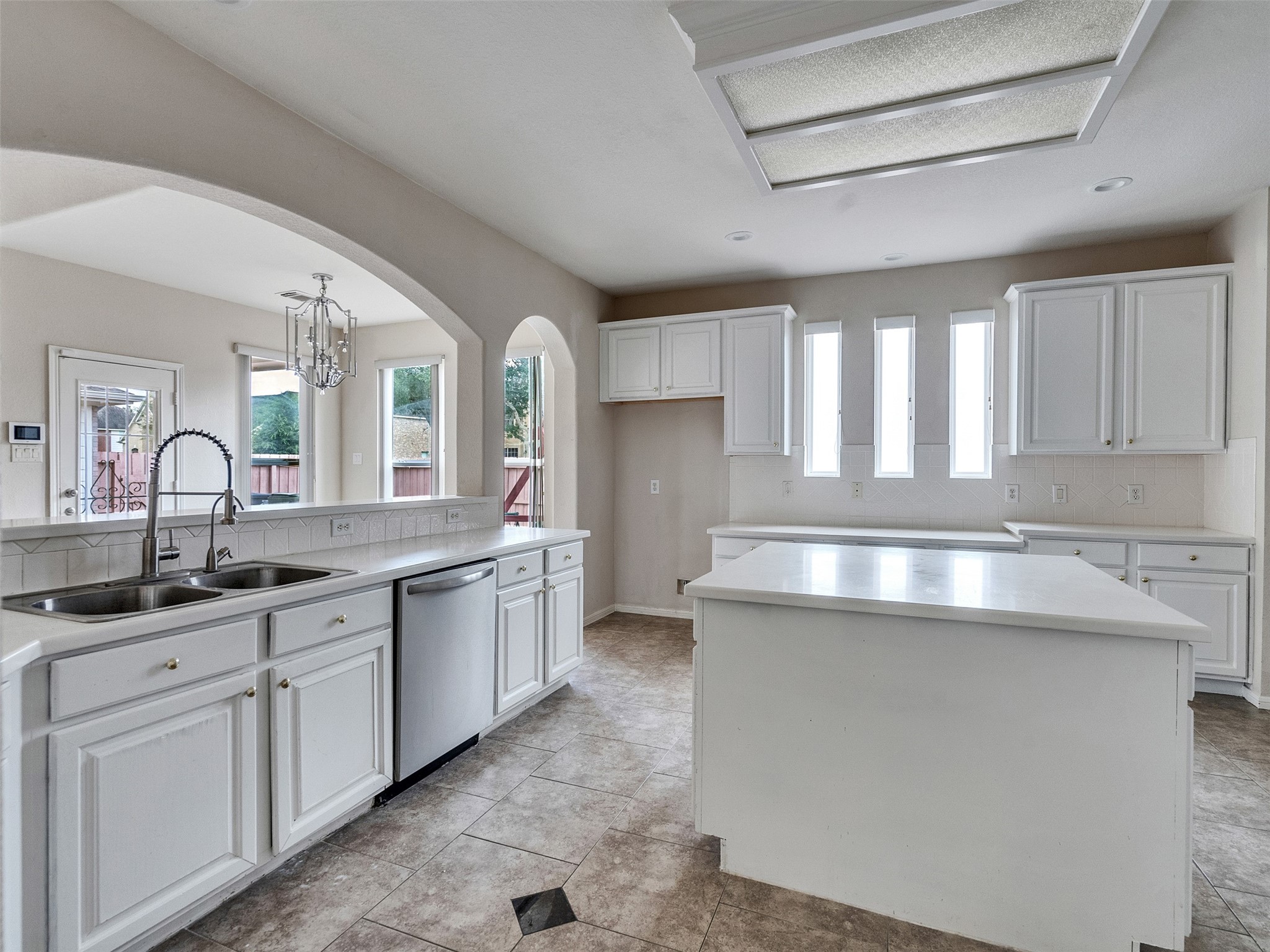 3902 Breaux Bridge Lane Property Photo 15