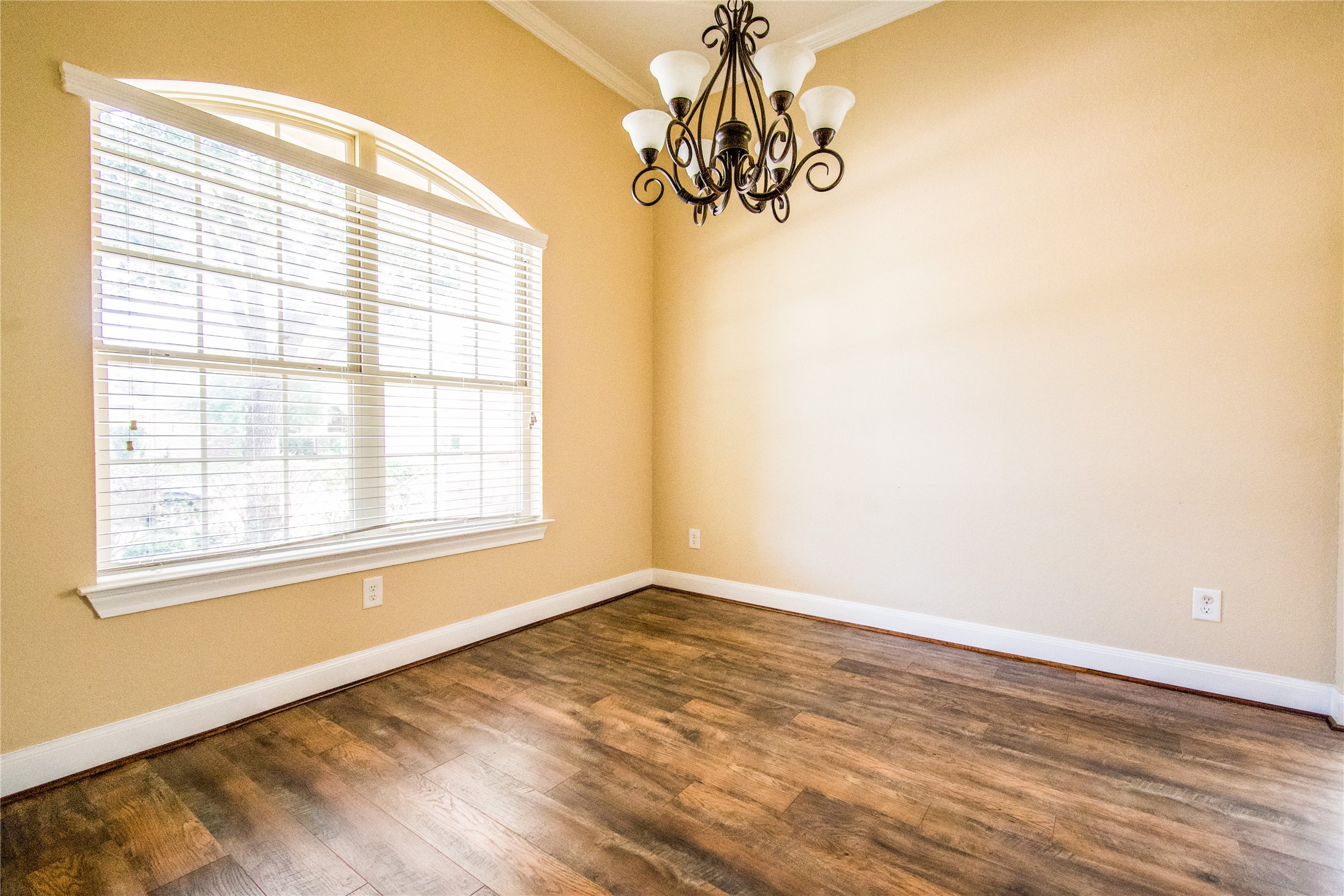 6114 Brookmall Property Photo 5