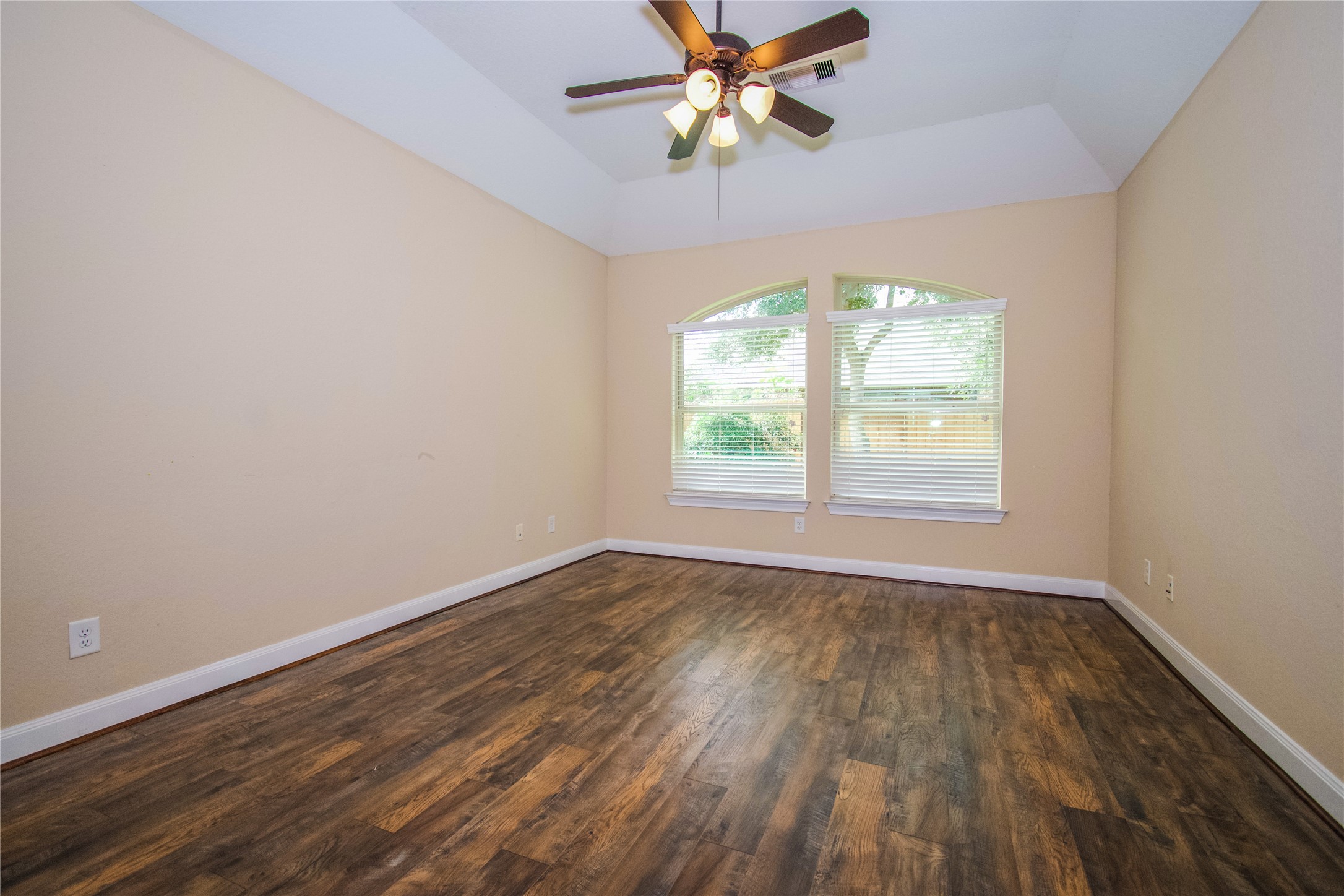 6114 Brookmall Property Photo 14