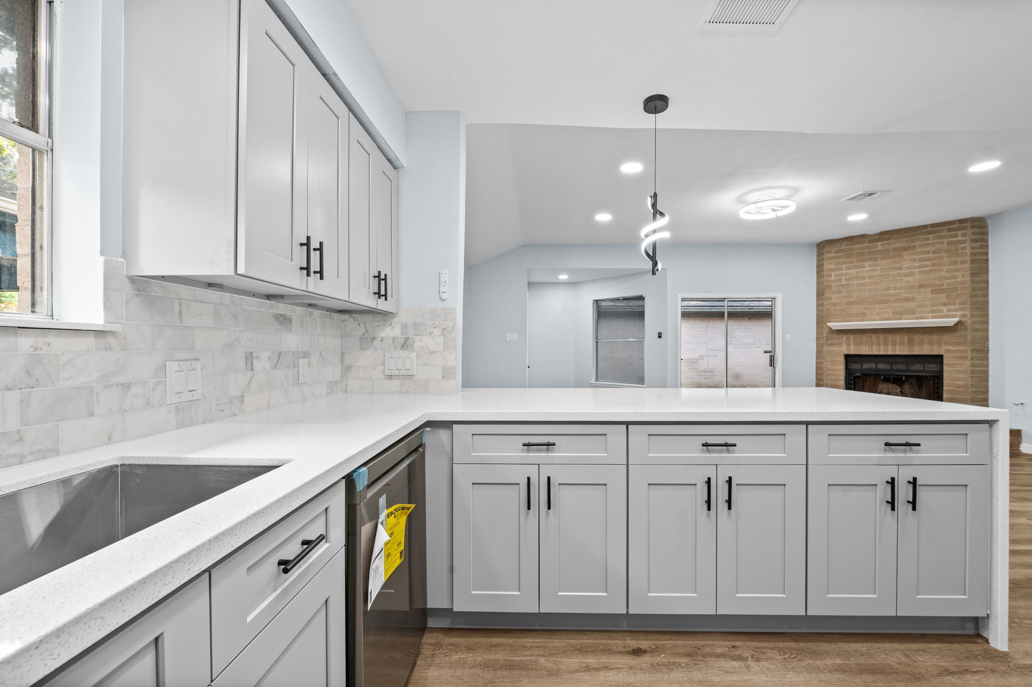 1908 Chelsea Court Property Photo 6