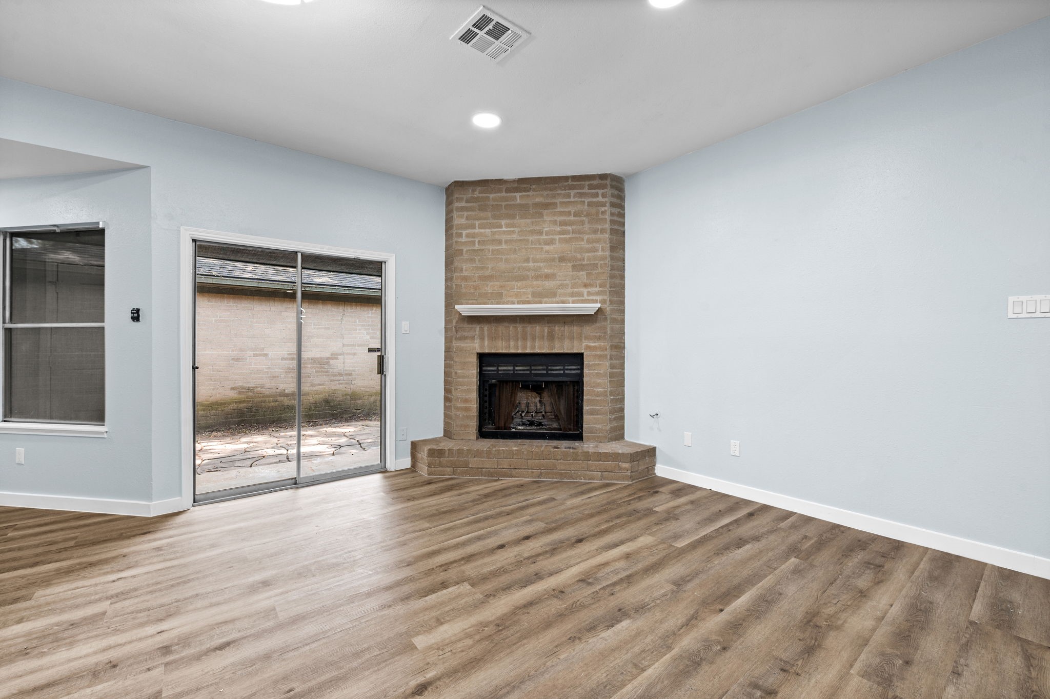 1908 Chelsea Court Property Photo 9