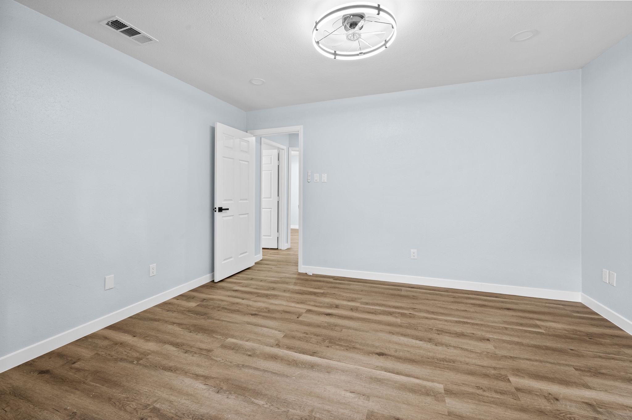 1908 Chelsea Court Property Photo 17