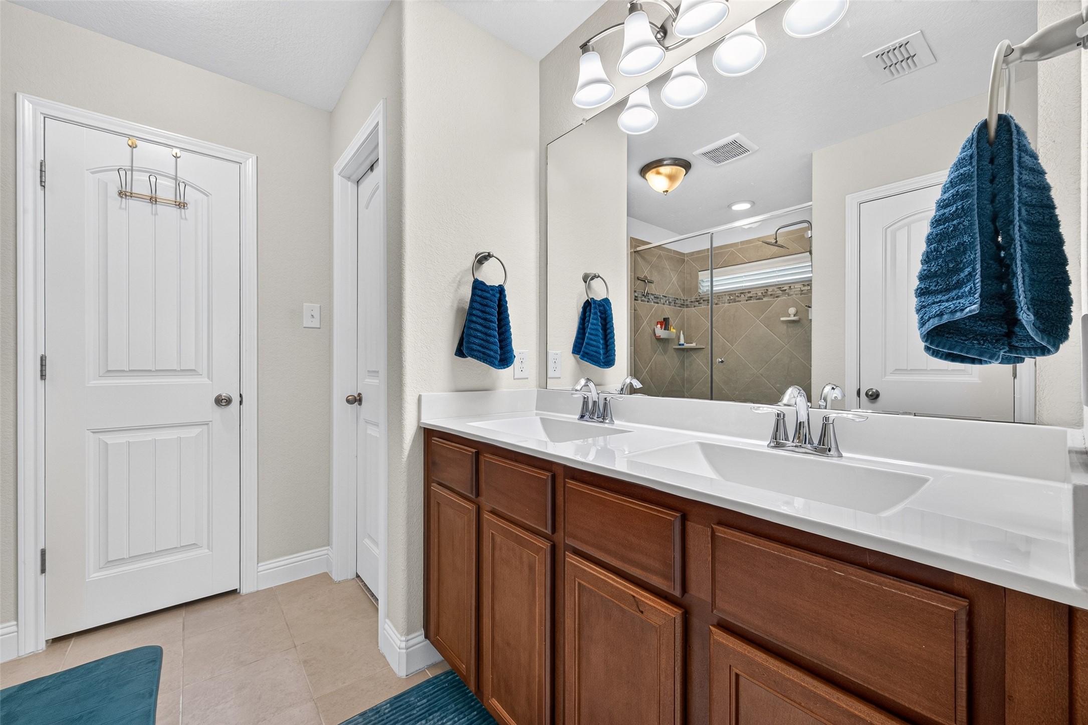 9710 Stratton Ridge Drive Property Photo 17