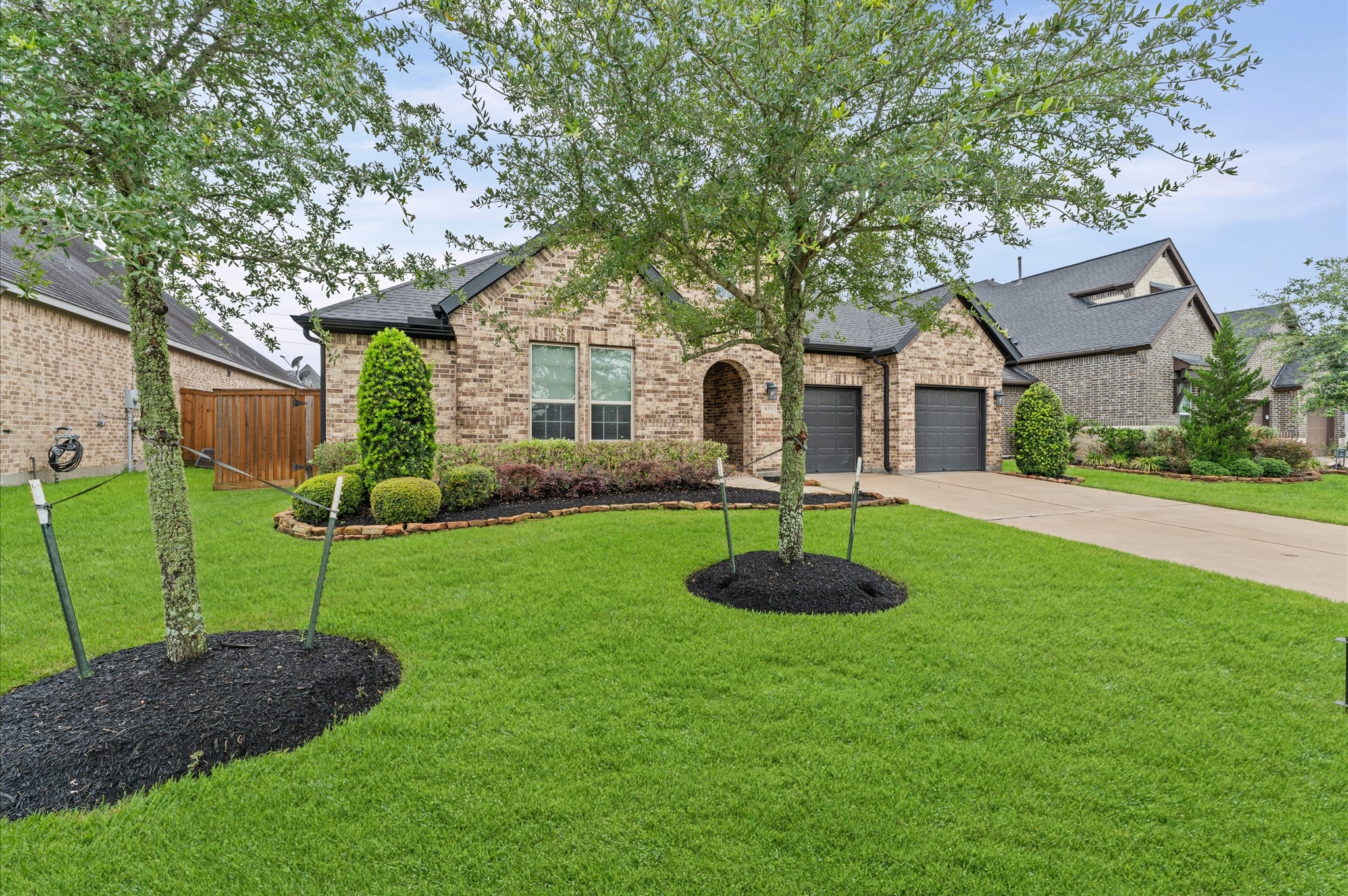 2318 Brookdale Bend Drive Property Photo 2