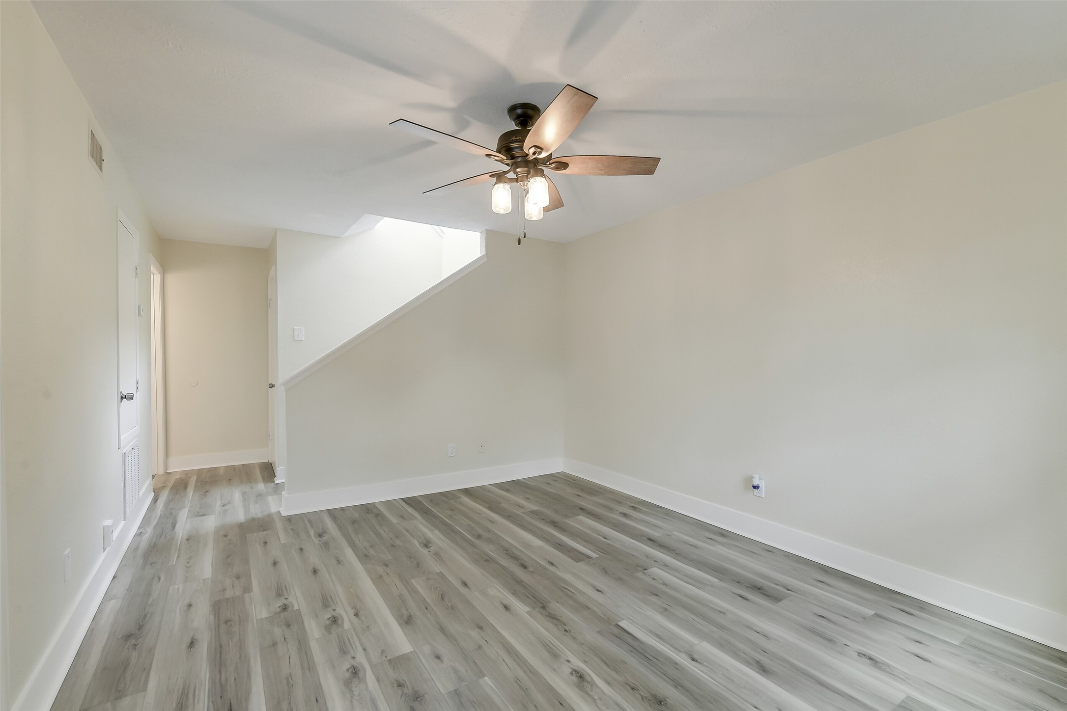 12003 Greenwood Forest Drive B Property Photo 6