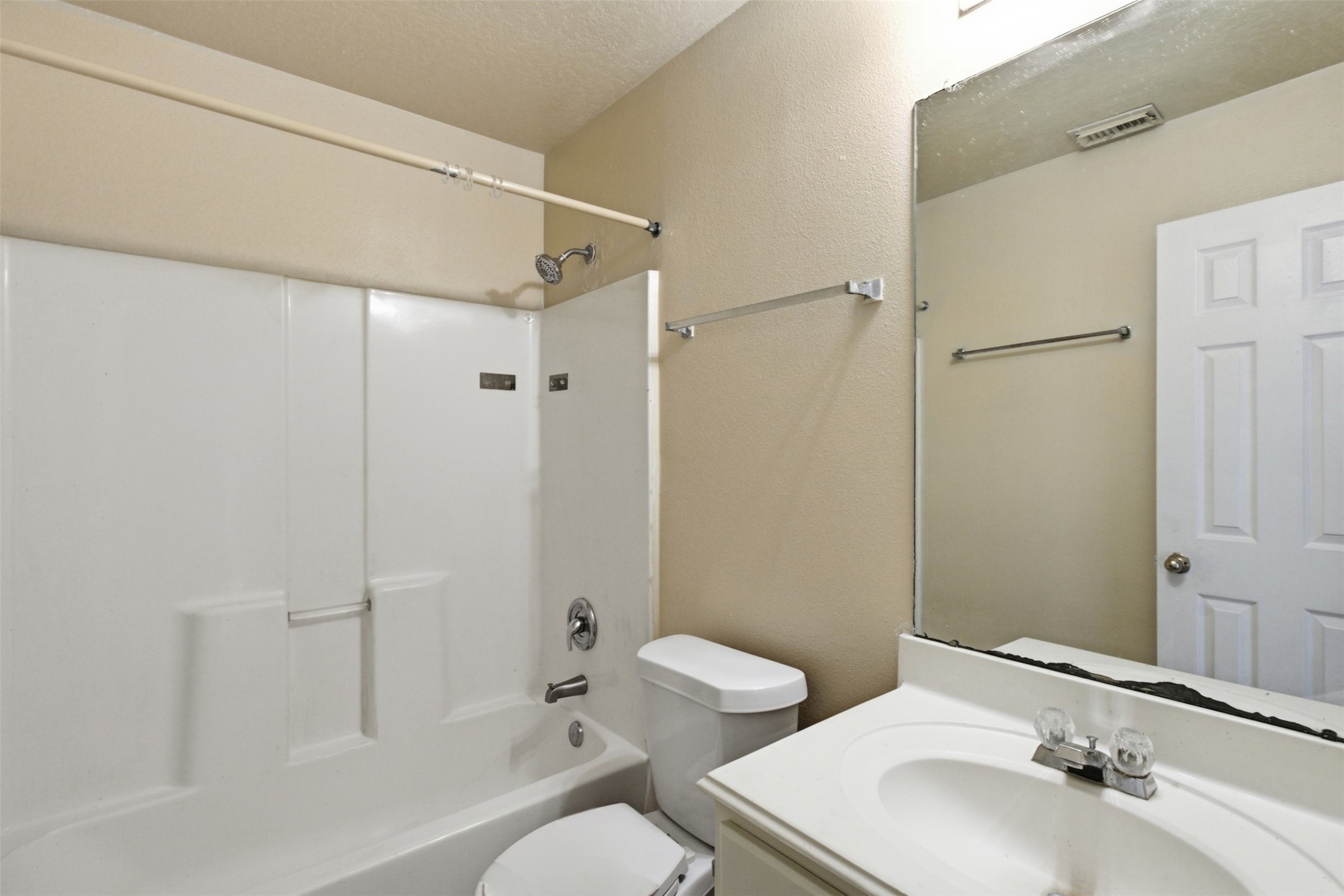 15738 Boonridge Road Property Photo 9