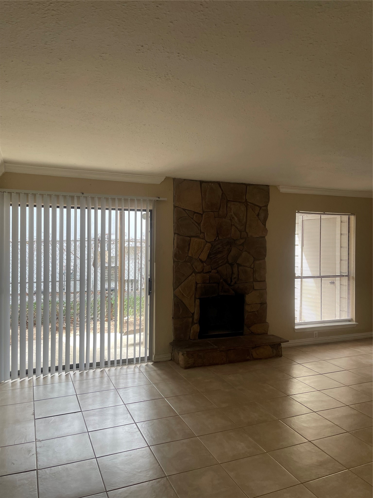 17331 Red Oak Drive 27 Property Photo 3