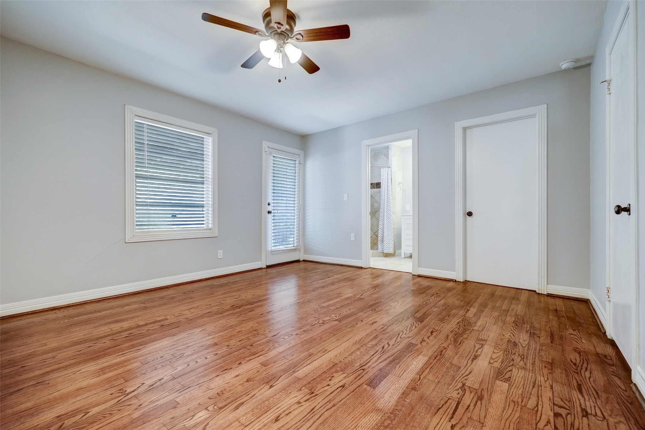 1946 Norcrest Drive Property Photo 14