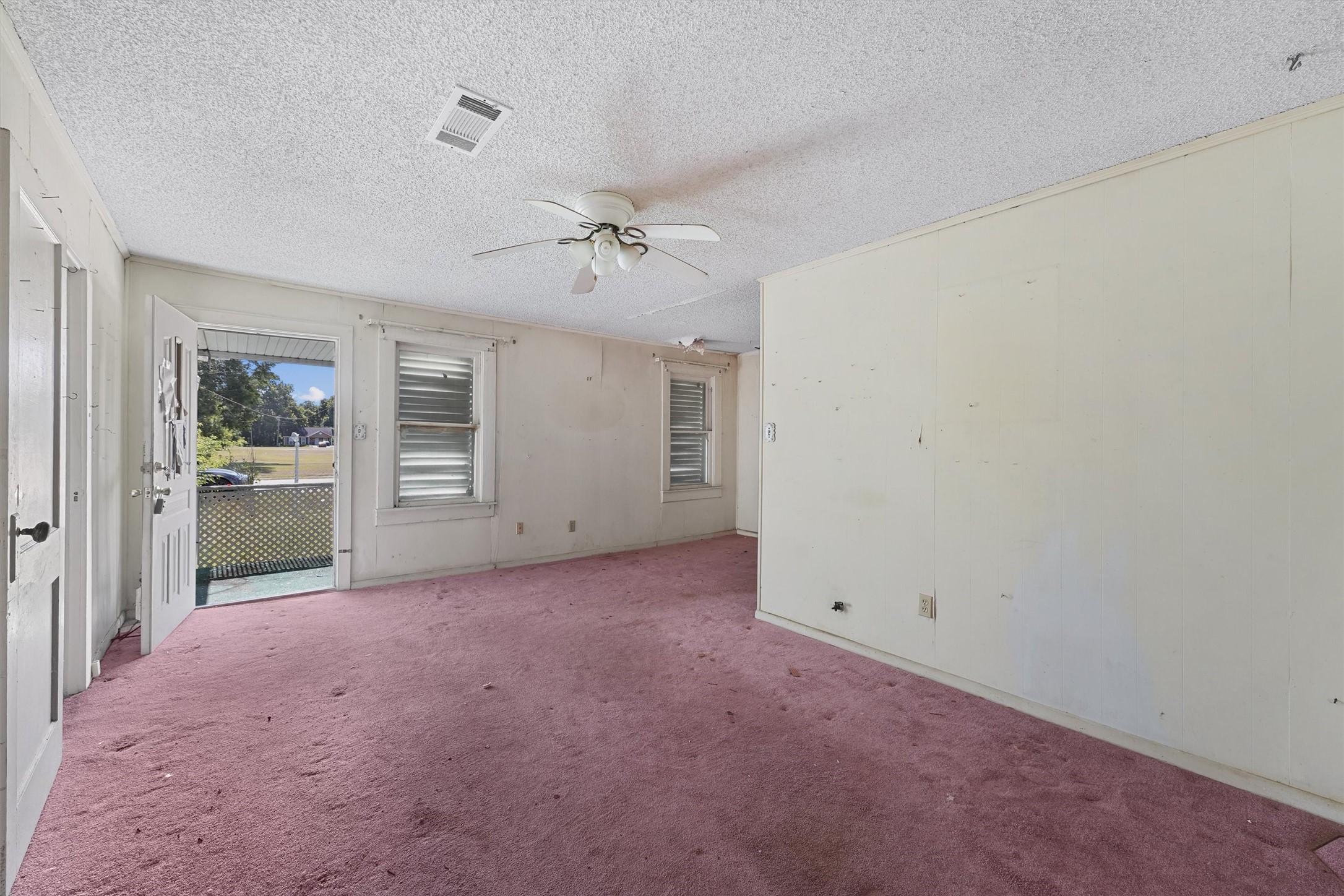 121 Lake Road Property Photo 6