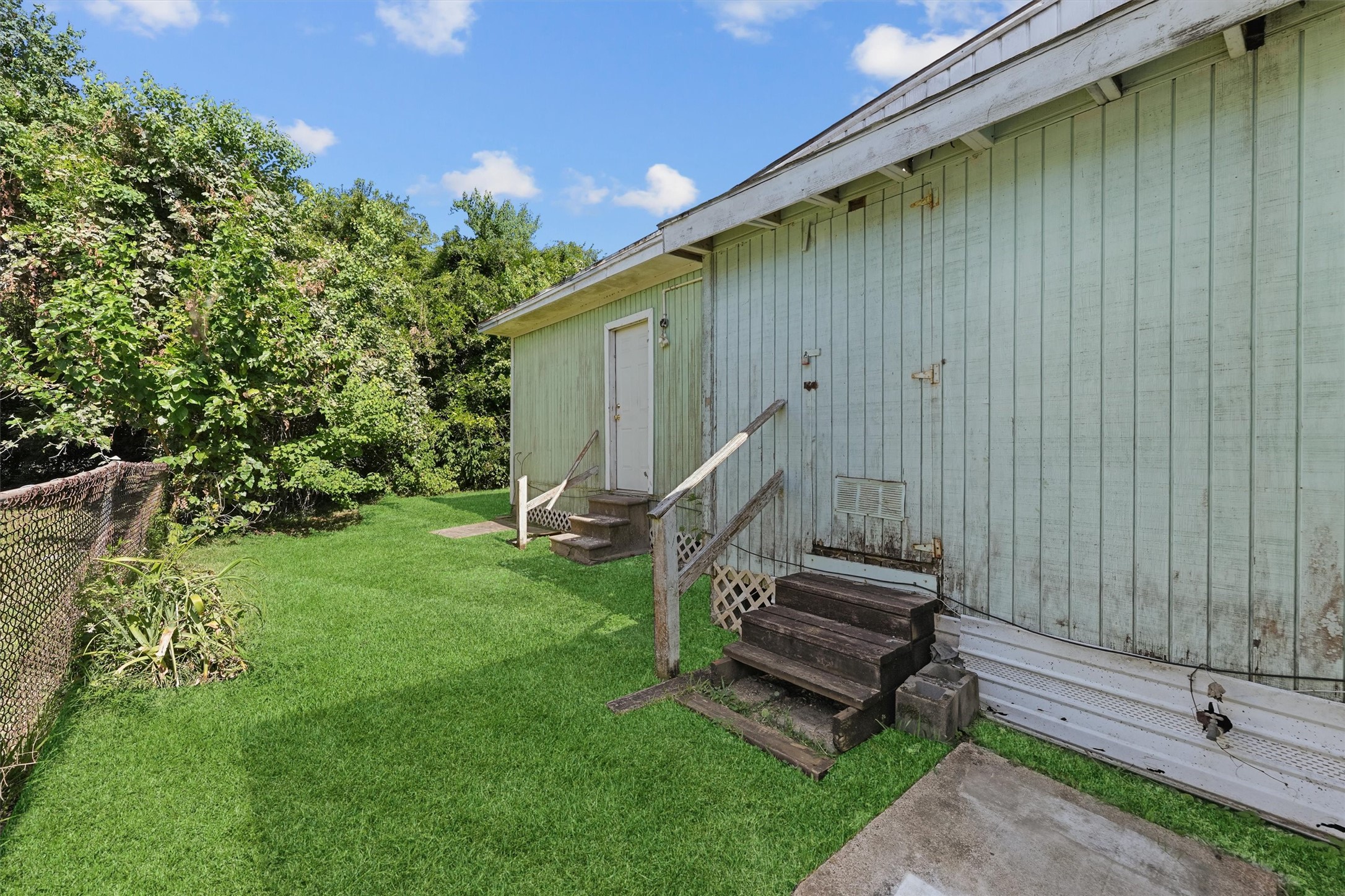 121 Lake Road Property Photo 23