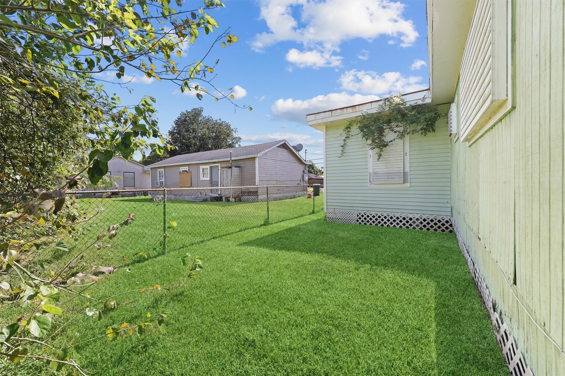 121 Lake Road Property Photo 25