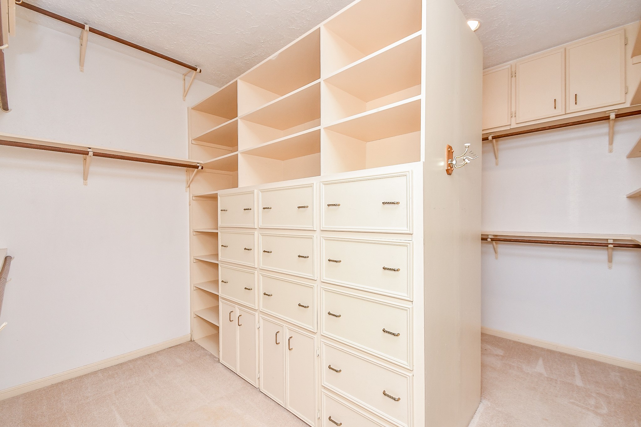 1014 Goldfinch Avenue Property Photo 19