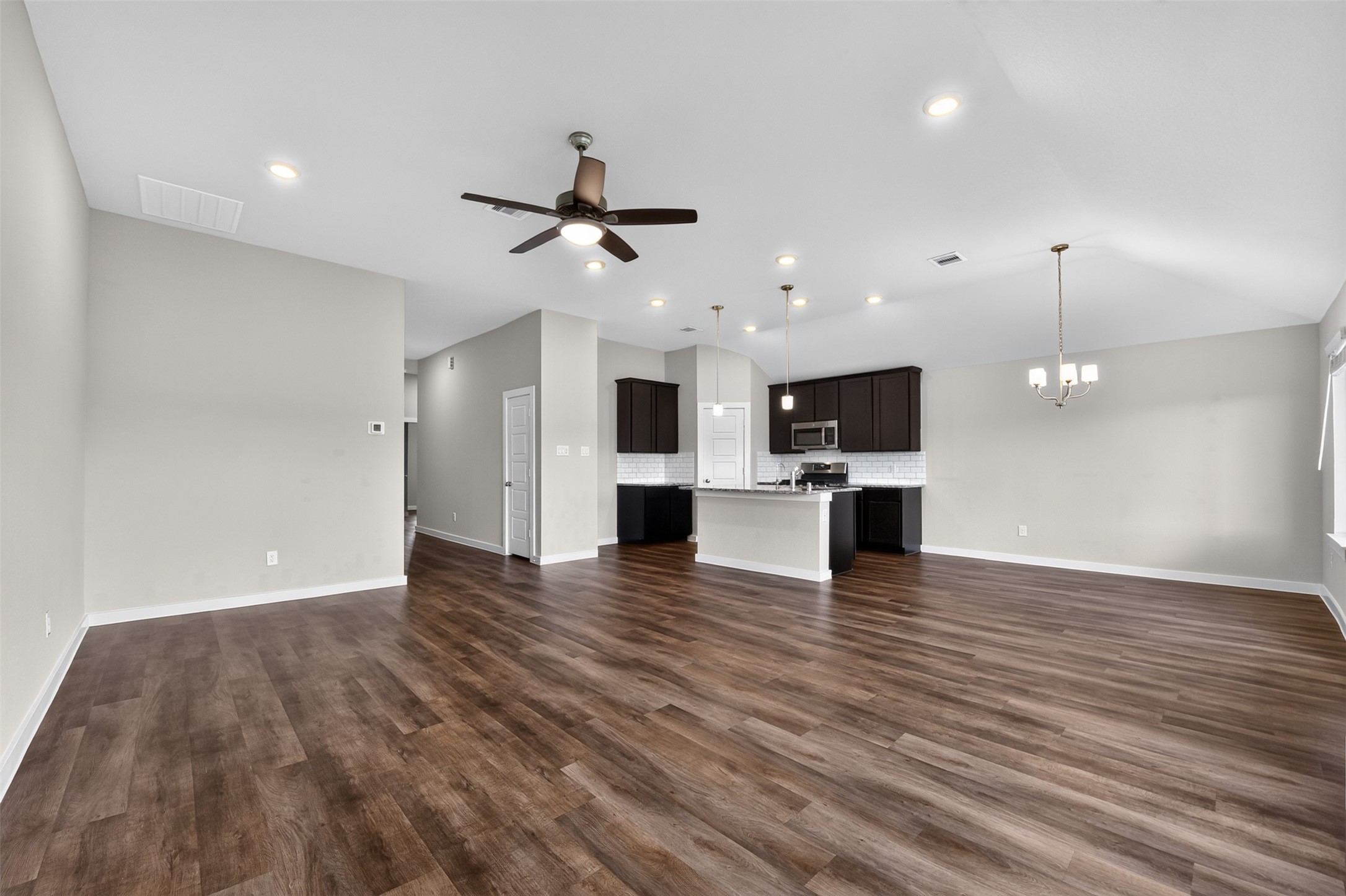 26563 Eternal Drive Property Photo 6