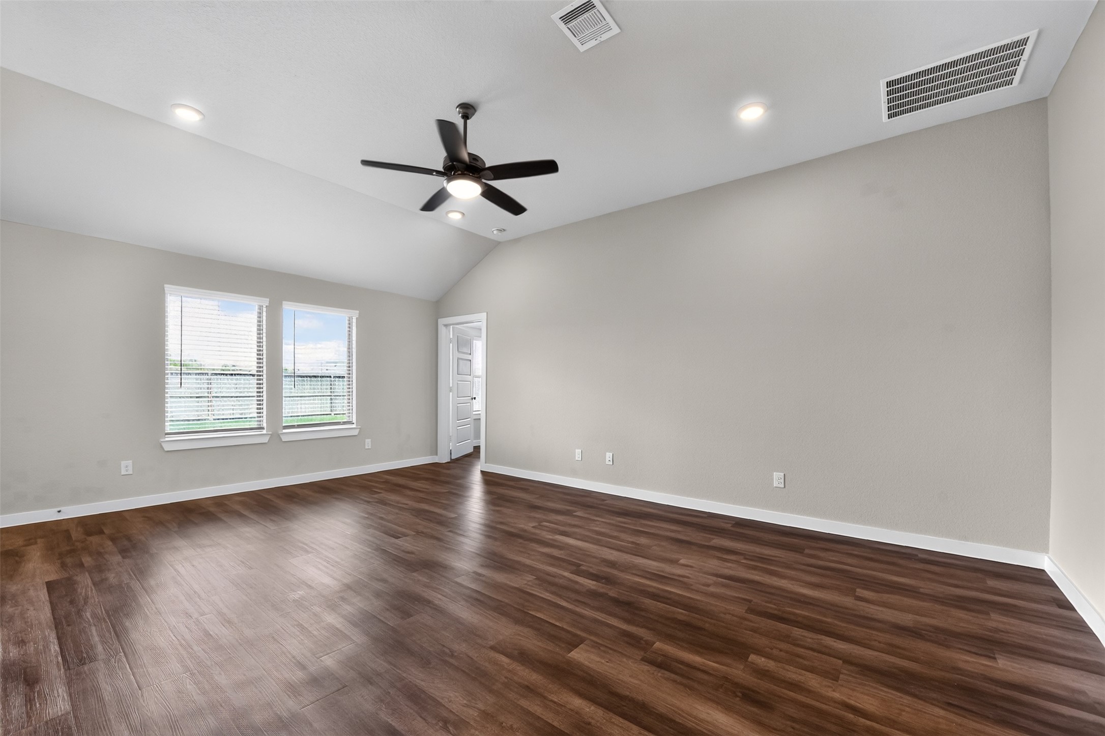 26563 Eternal Drive Property Photo 13