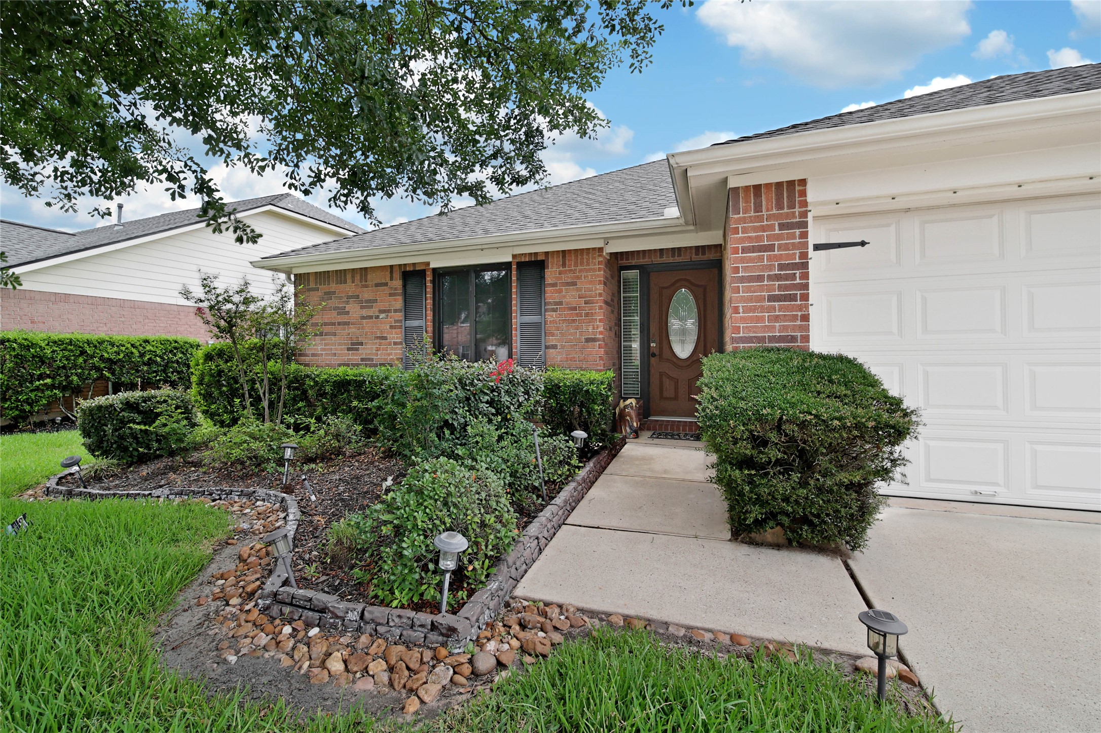 614 Linden Manor Court Property Photo 2