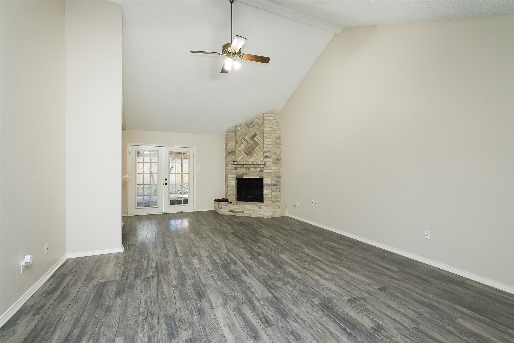 9130 Kirkleigh Street Property Photo 10