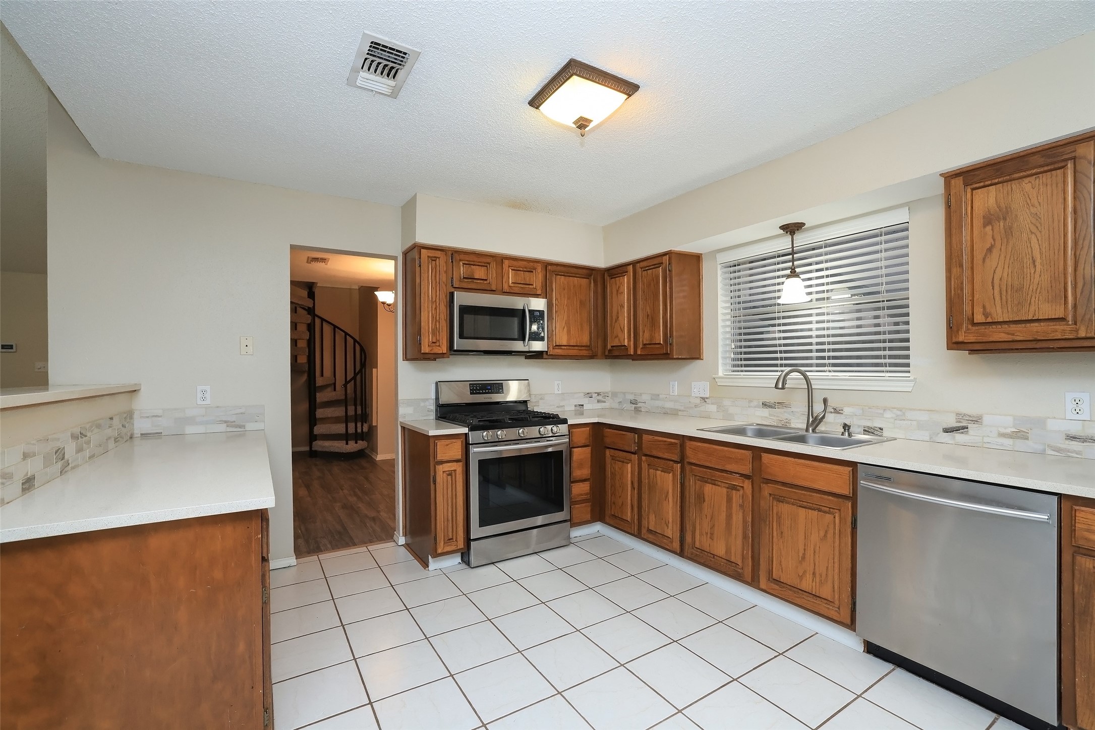 9130 Kirkleigh Street Property Photo 14