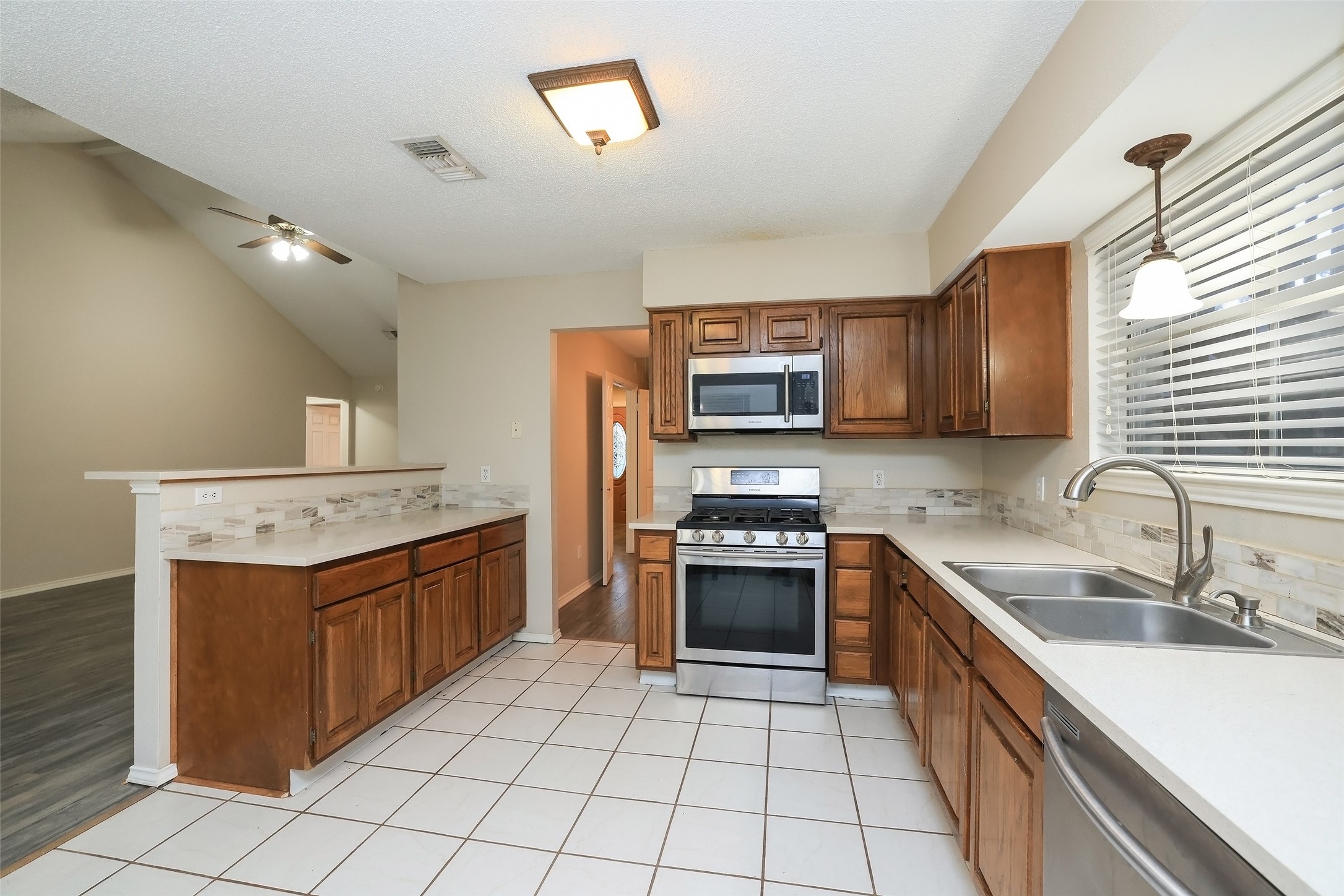 9130 Kirkleigh Street Property Photo 15