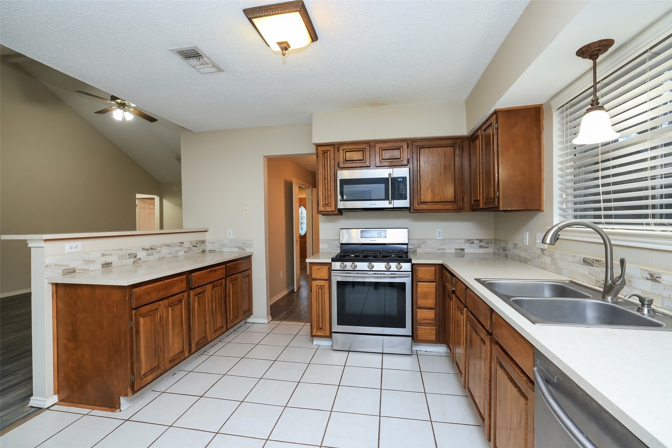 9130 Kirkleigh Street Property Photo 15