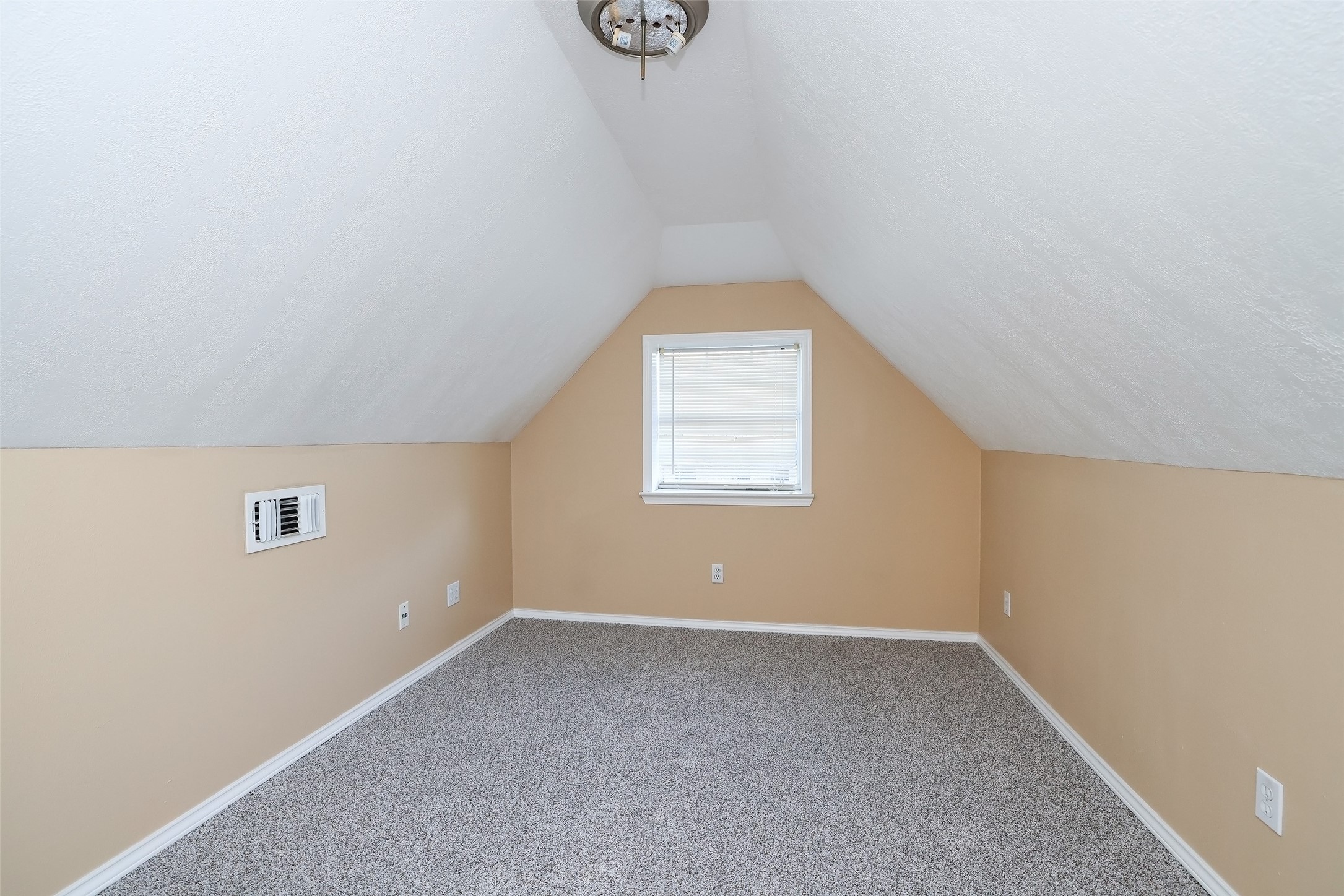 9130 Kirkleigh Street Property Photo 31