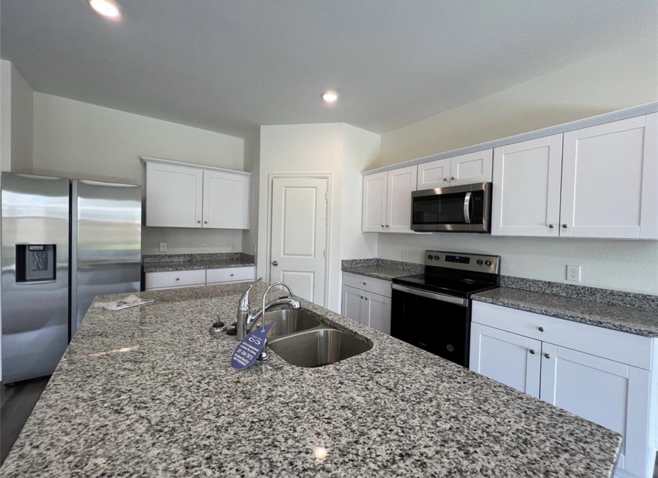 1005 Wild Enclave Ln Property Photo 3