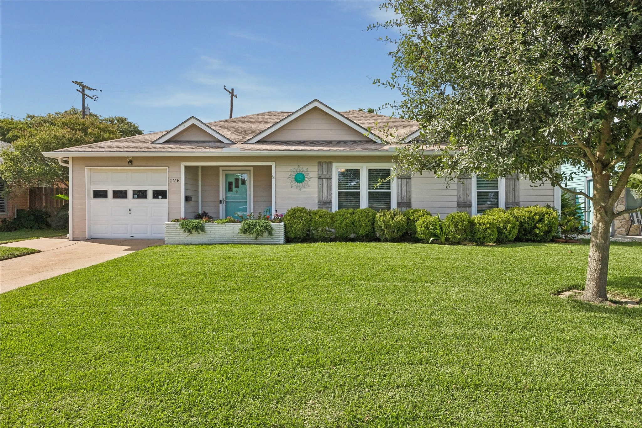 126 Dolphin Property Photo 1