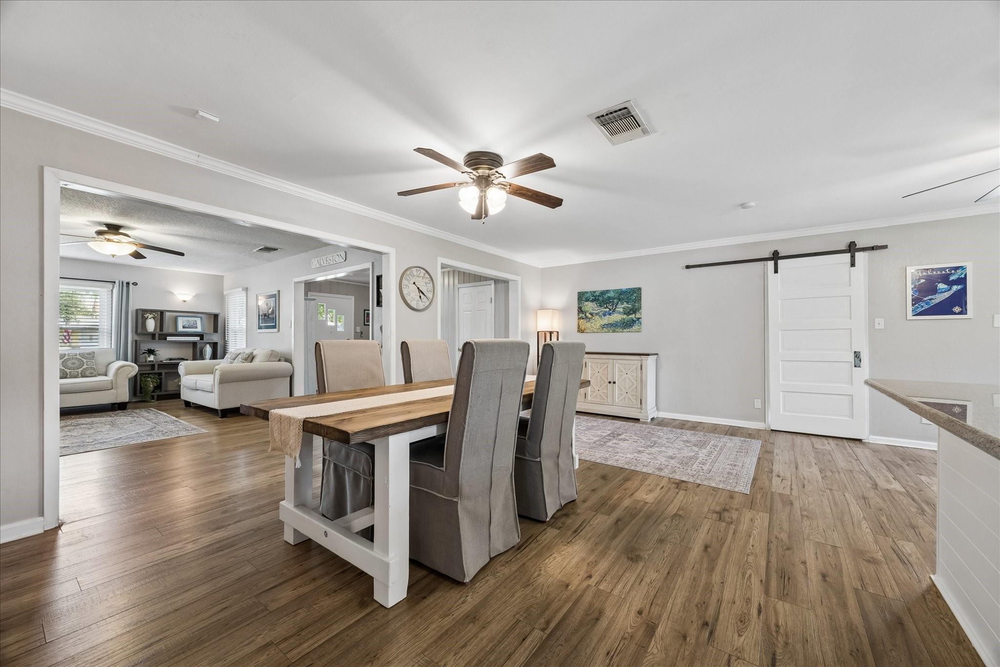 126 Dolphin Property Photo 6
