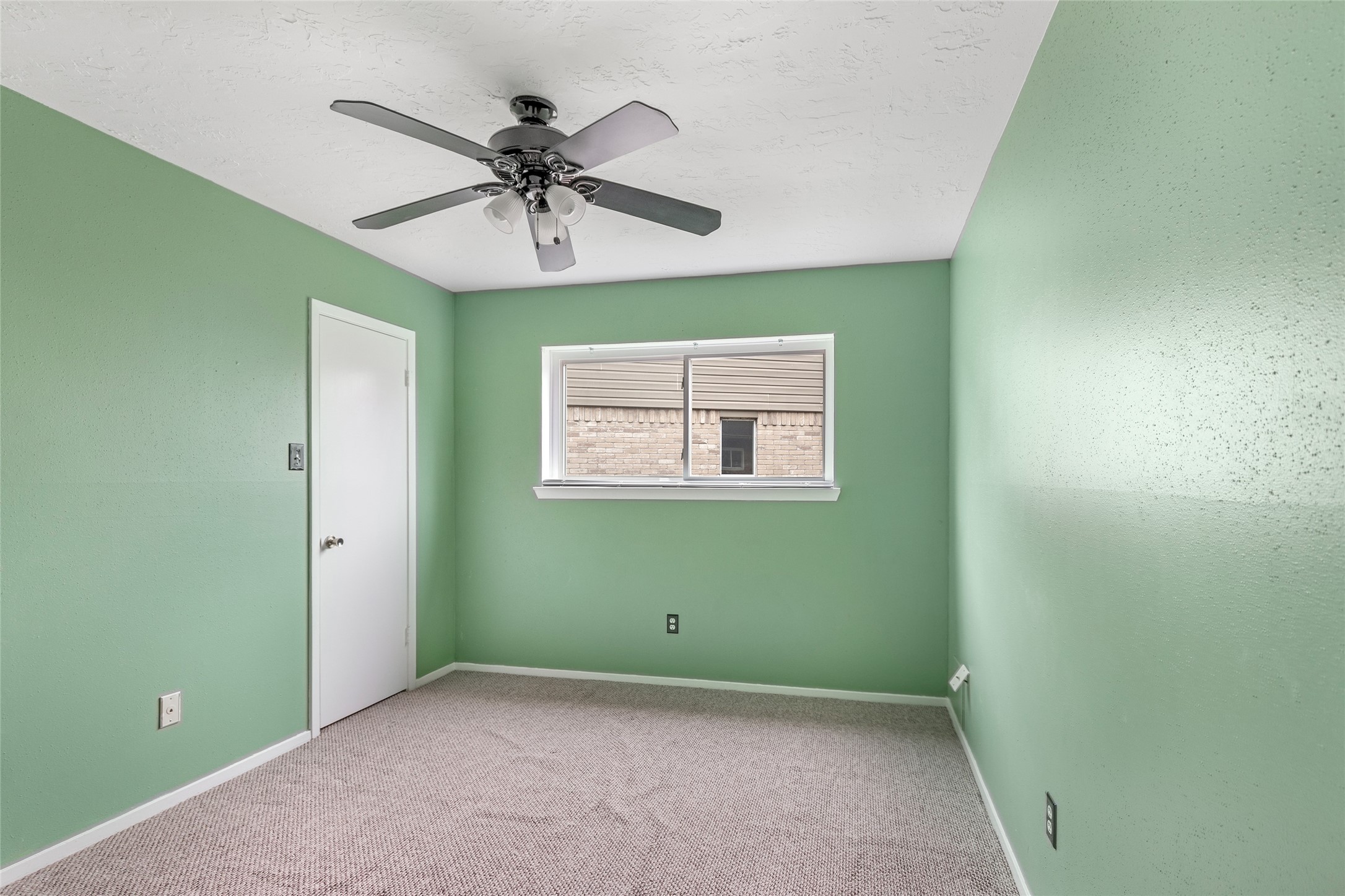 1102 Hitch Court Property Photo 18