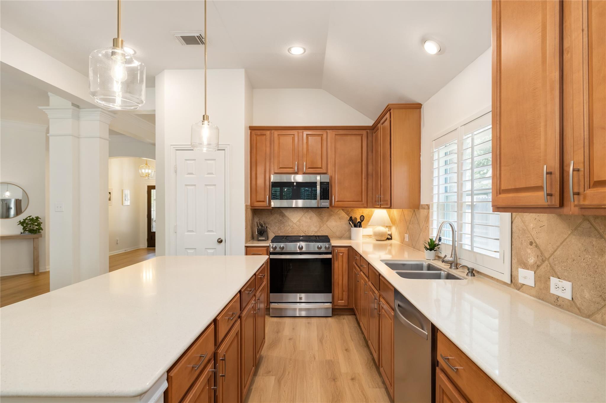 12922 Coopers Hawk Drive Property Photo 14