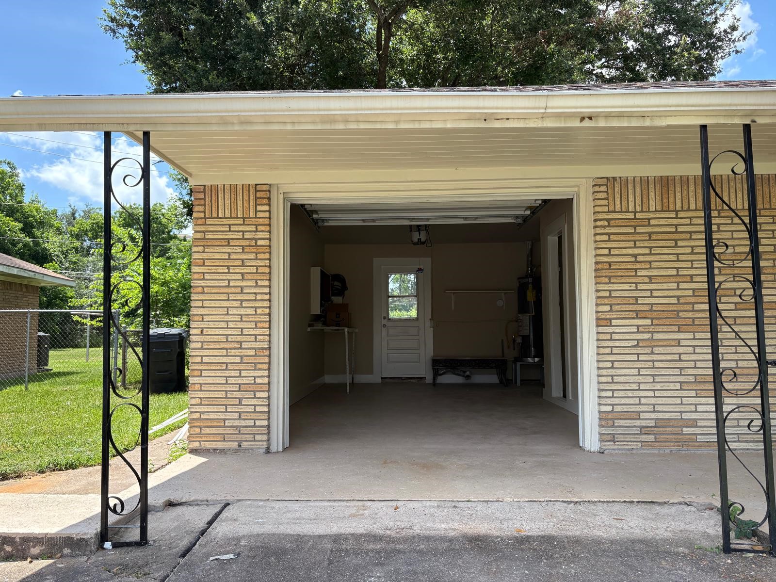 1411 Ansbury Drive Property Photo 2