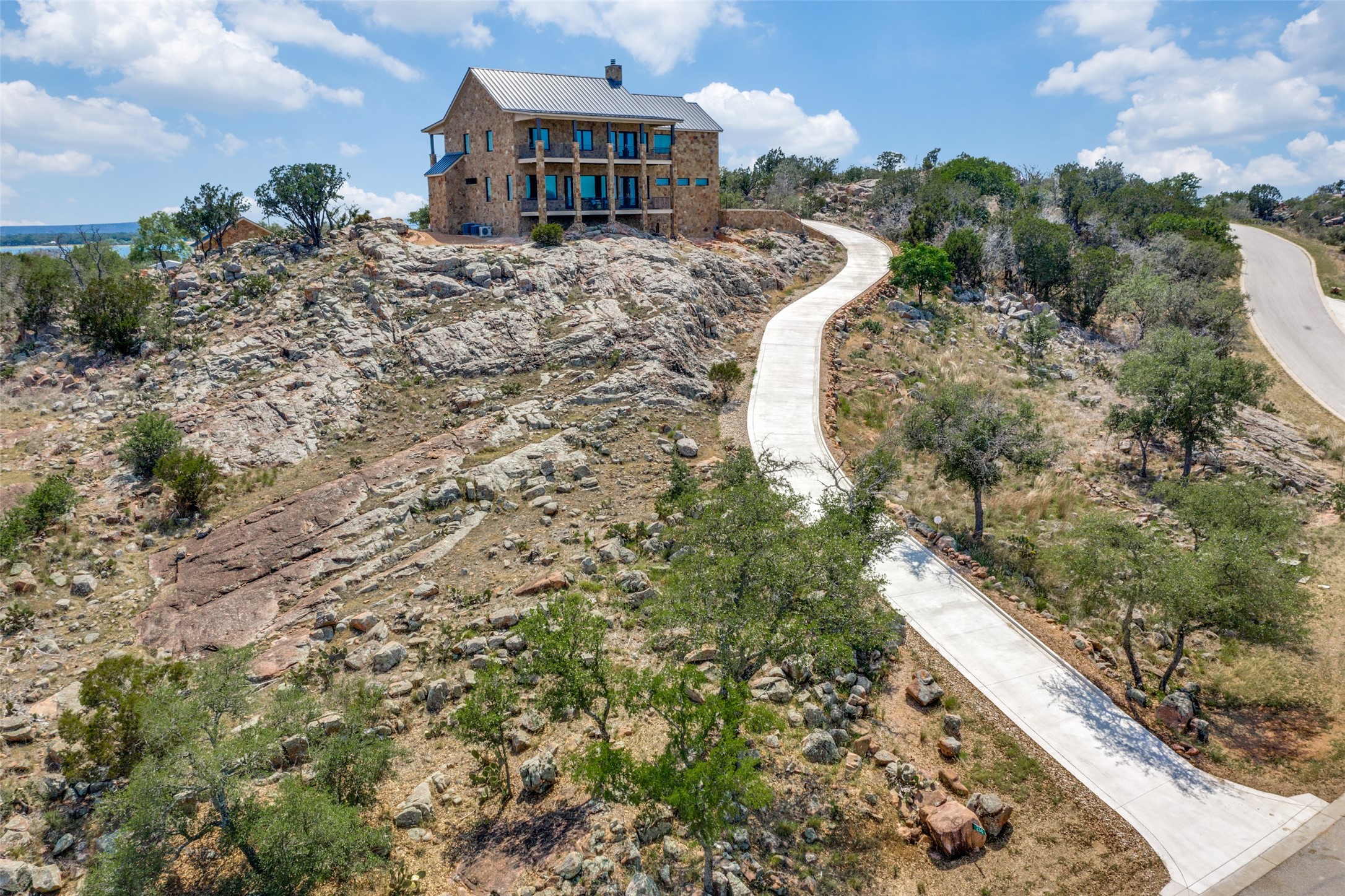 214 Peninsula Drive Property Photo 9