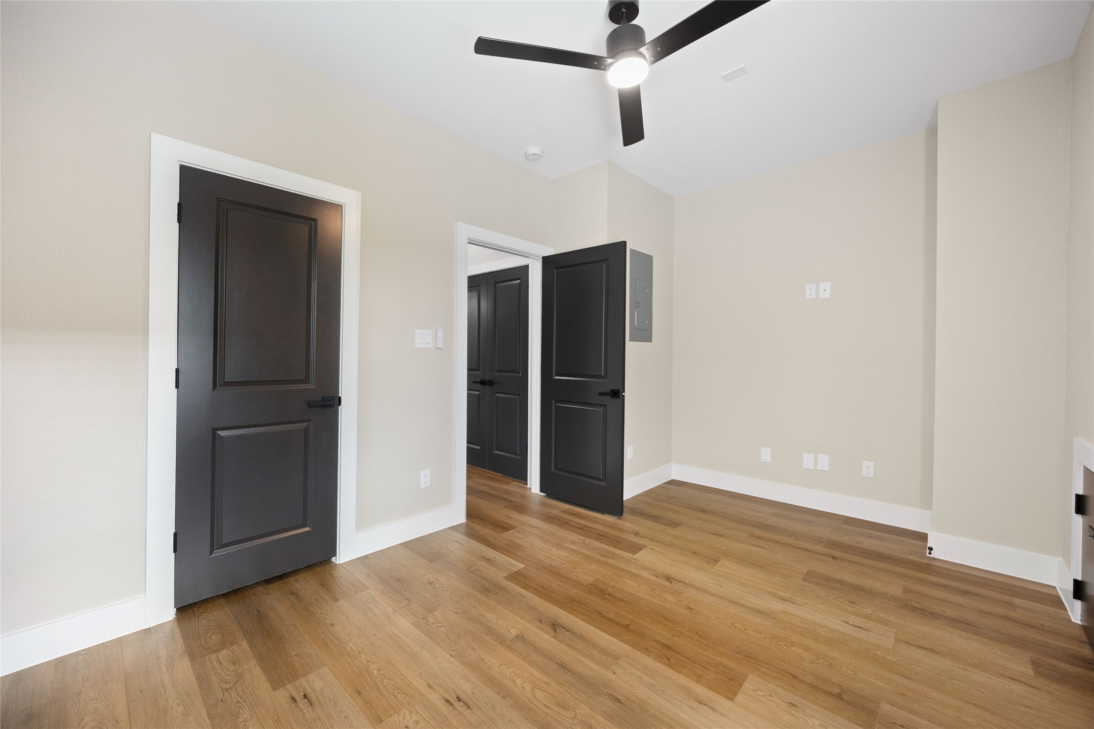 6101 & 6103 Shotwell Property Photo 21